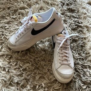 Platform Nike Blazers size 7